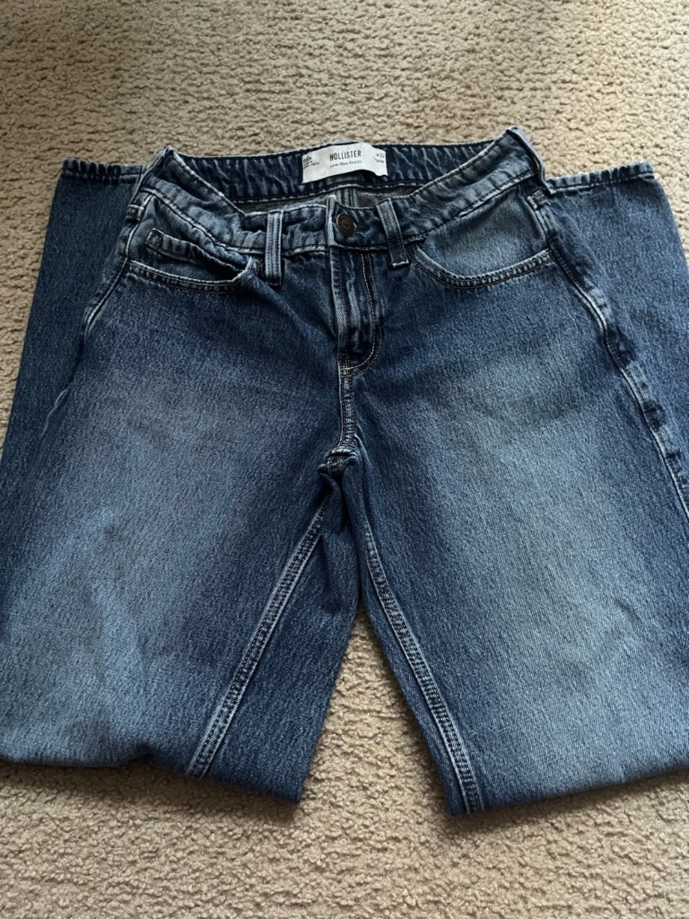 Low rise baggy jeans